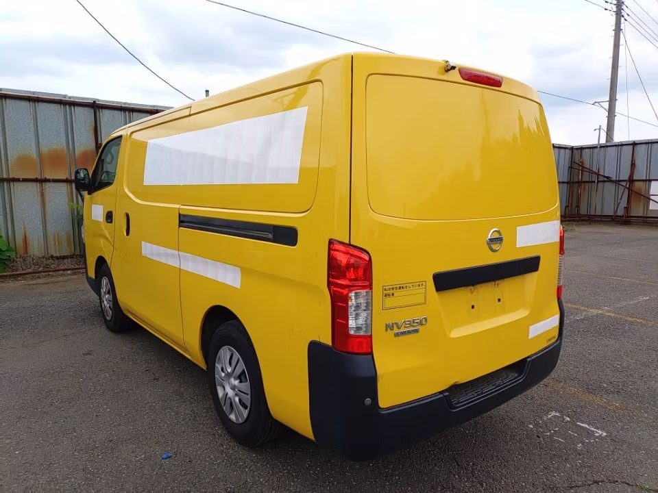 NISSAN NV350 CARAVAN
