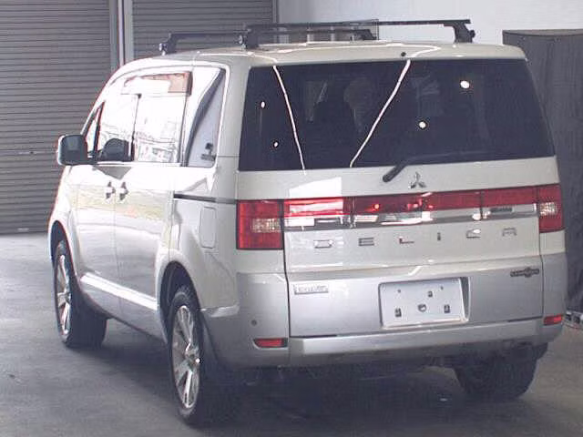 MITSUBISHI DELICA D:5