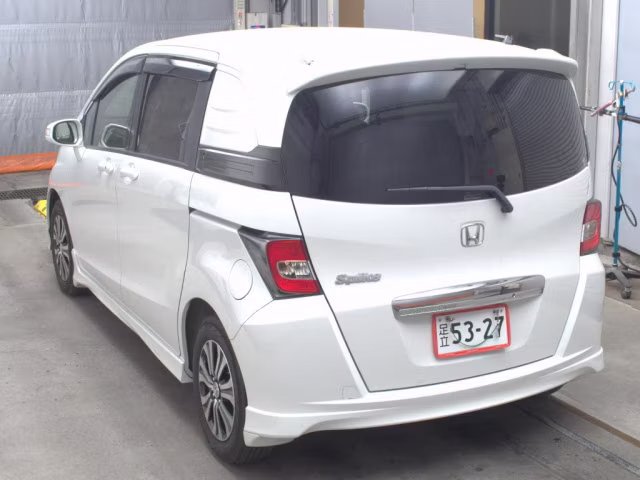 HONDA FREED SPIKE