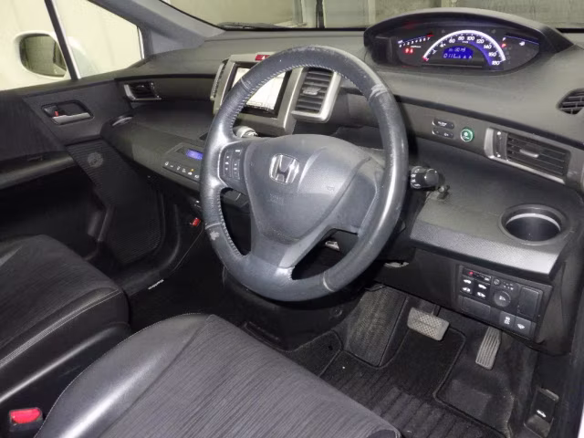 HONDA FREED SPIKE