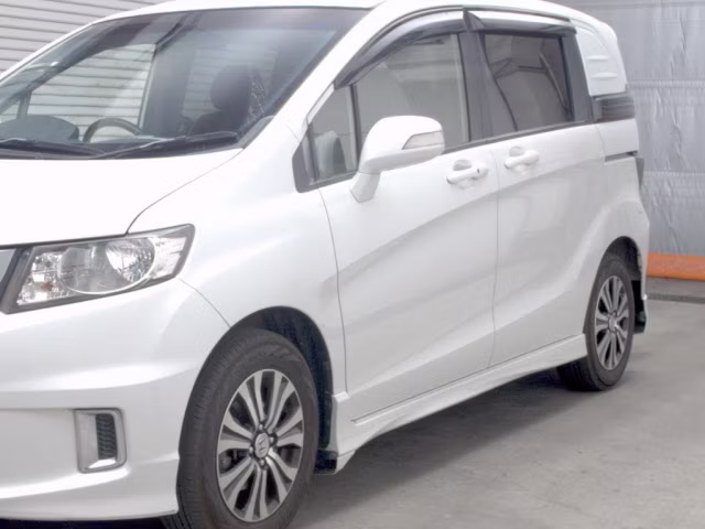HONDA FREED SPIKE