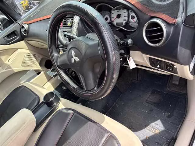MITSUBISHI COLT