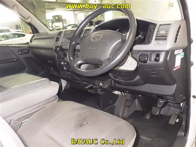 TOYOTA REGIUS ACE