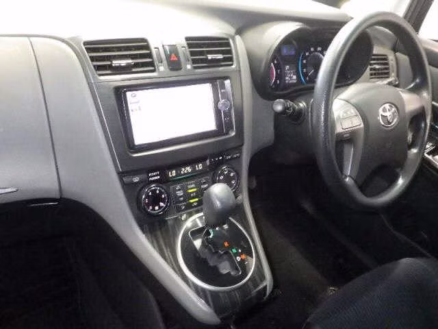 TOYOTA MARK X ZIO