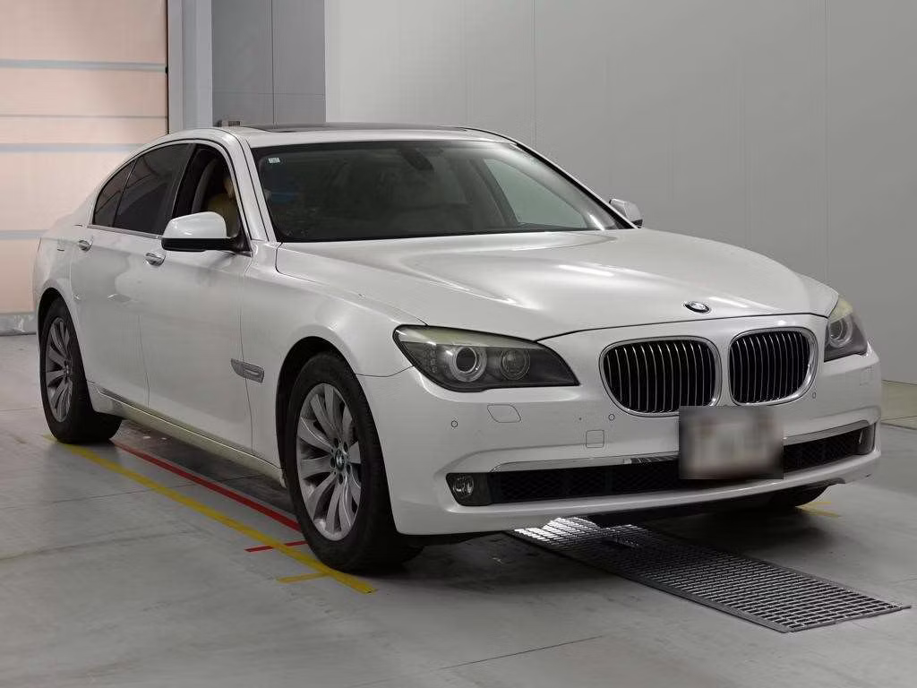 BMW 7-SERIES