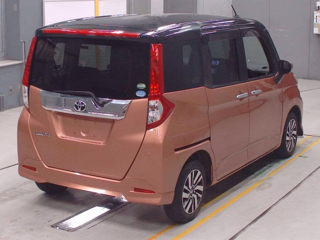 TOYOTA ROOMY