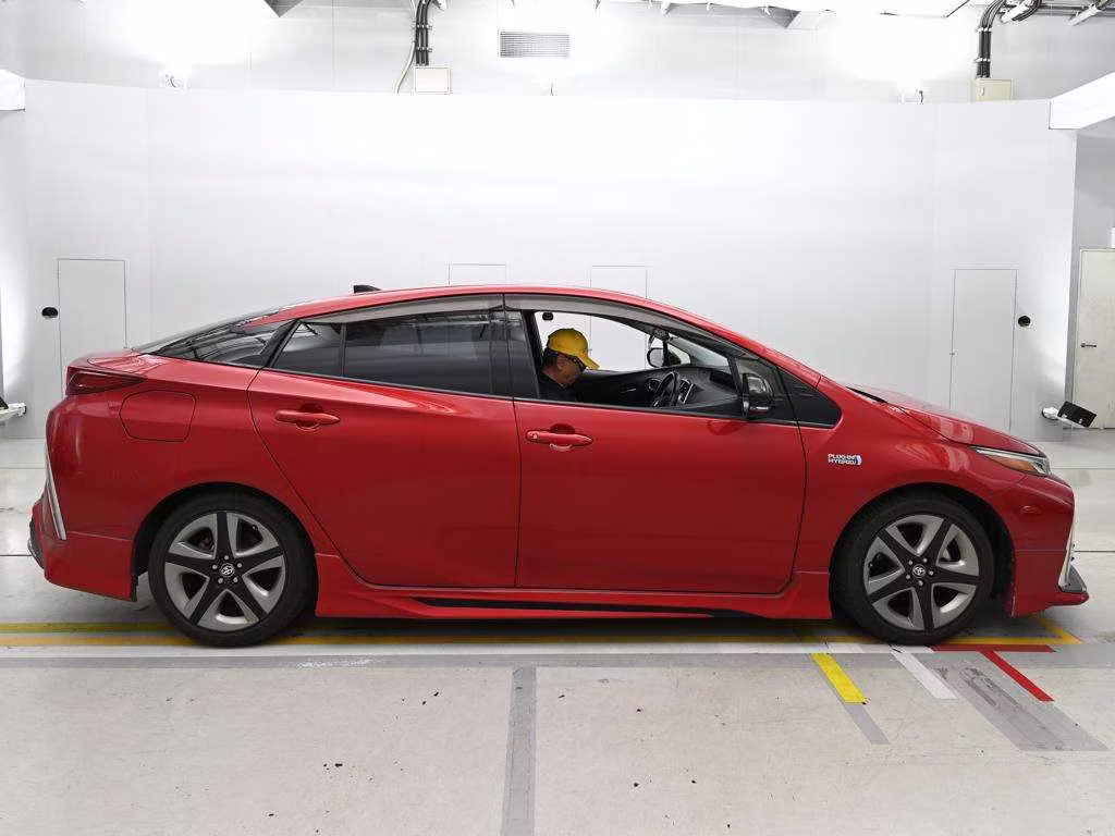 TOYOTA PRIUS PHV