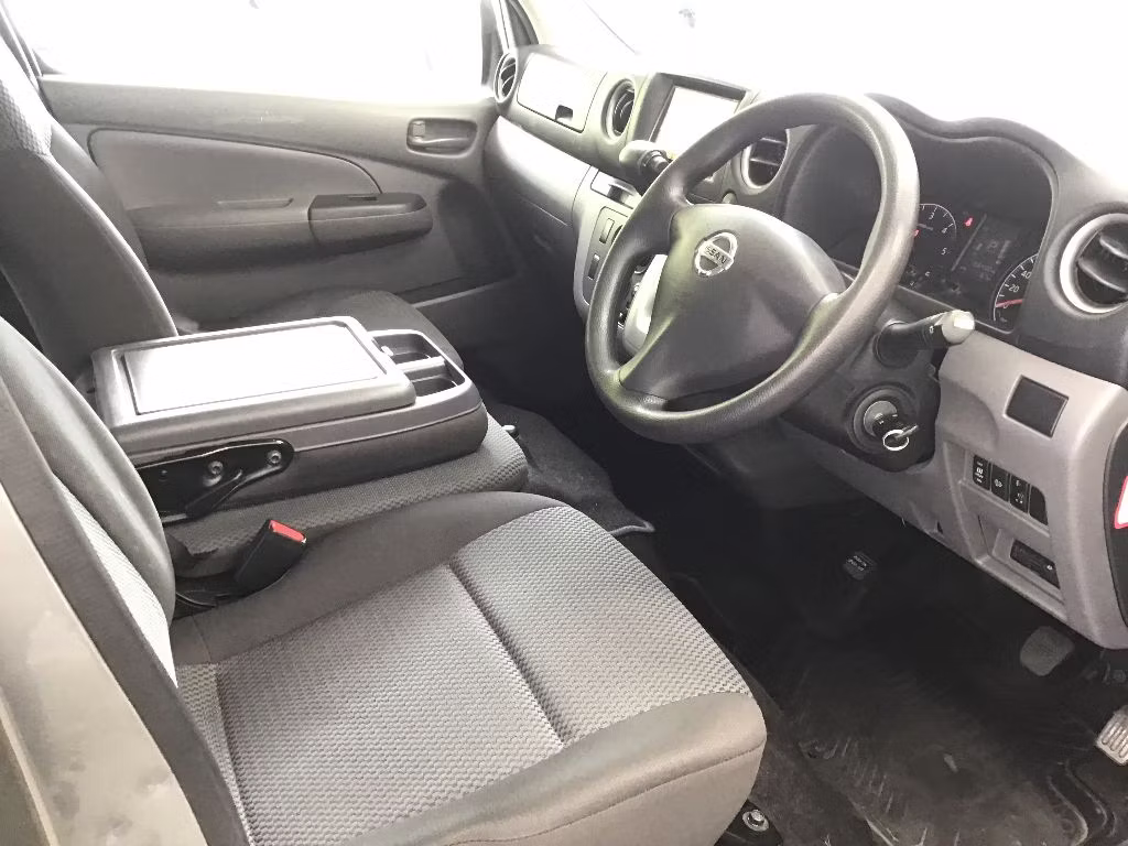 NISSAN NV350 CARAVAN