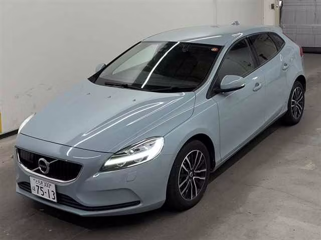 VOLVO V40