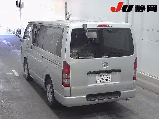 TOYOTA REGIUS ACE