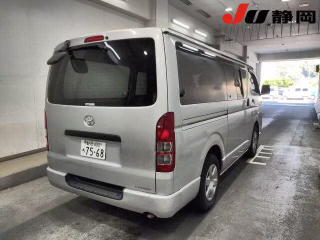 TOYOTA REGIUS ACE