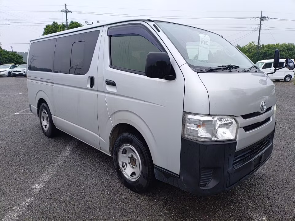 TOYOTA REGIUS ACE