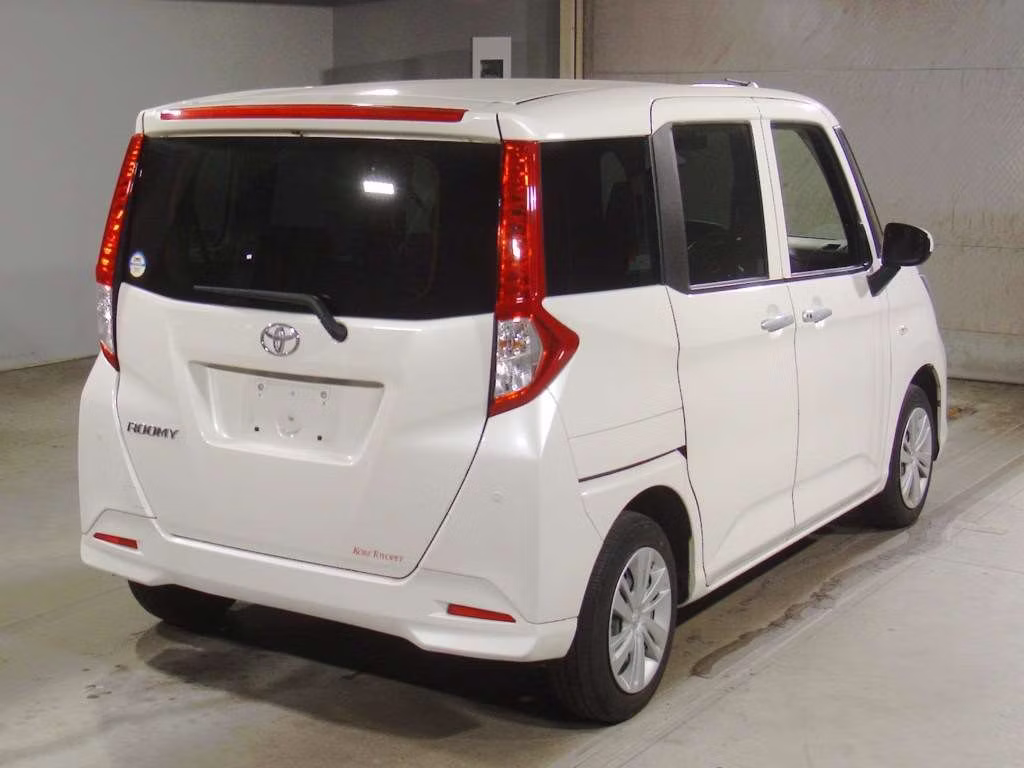 TOYOTA ROOMY