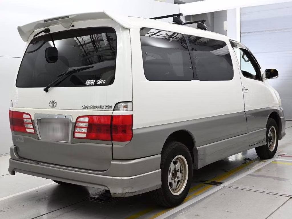 TOYOTA GRAND HIACE