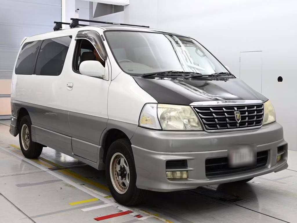 TOYOTA GRAND HIACE