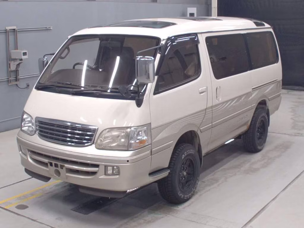 TOYOTA HIACE