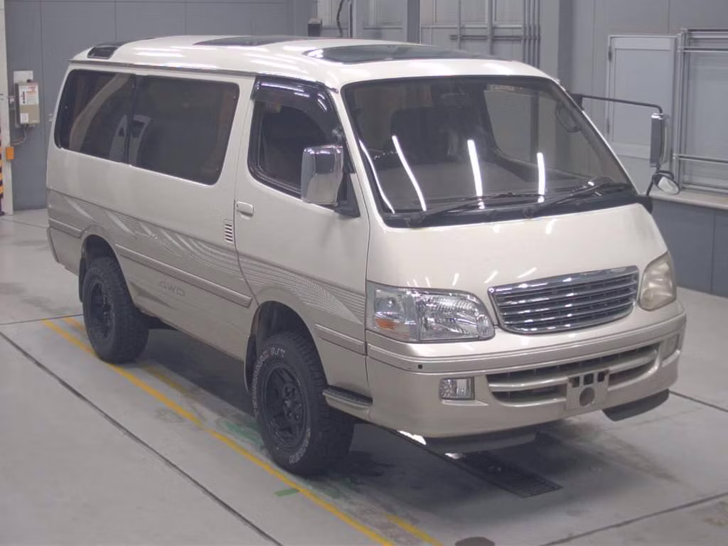 TOYOTA HIACE