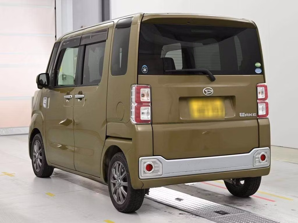 DAIHATSU WAKE