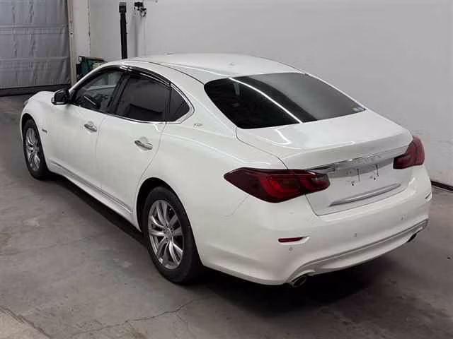 NISSAN FUGA