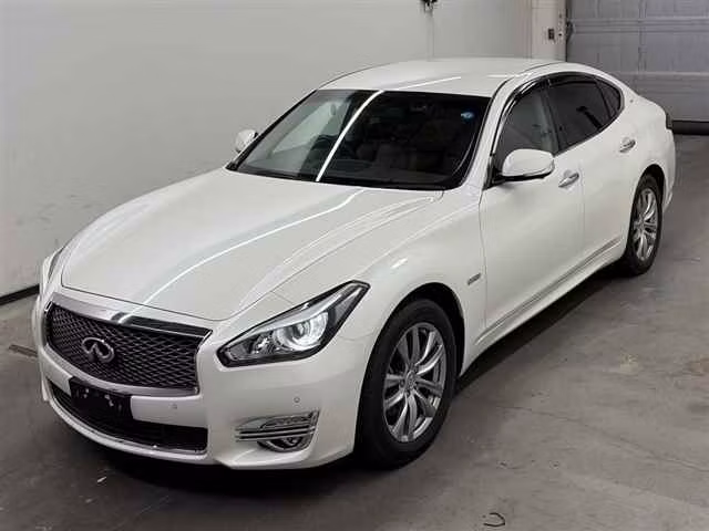 NISSAN FUGA