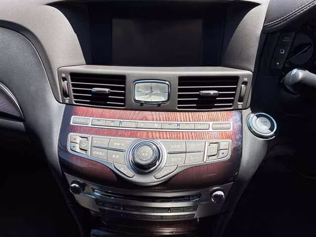 NISSAN FUGA