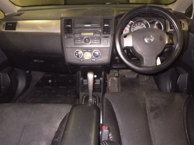 NISSAN TIIDA