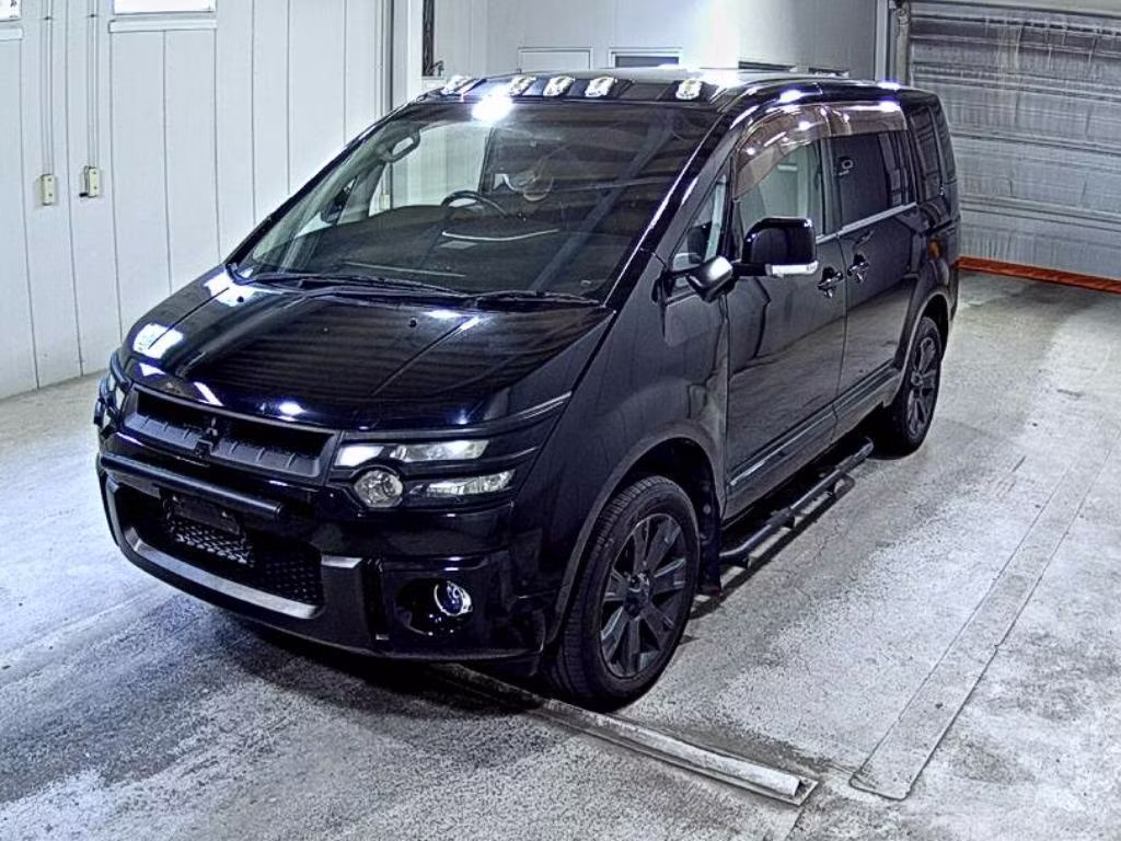 MITSUBISHI DELICA D:5
