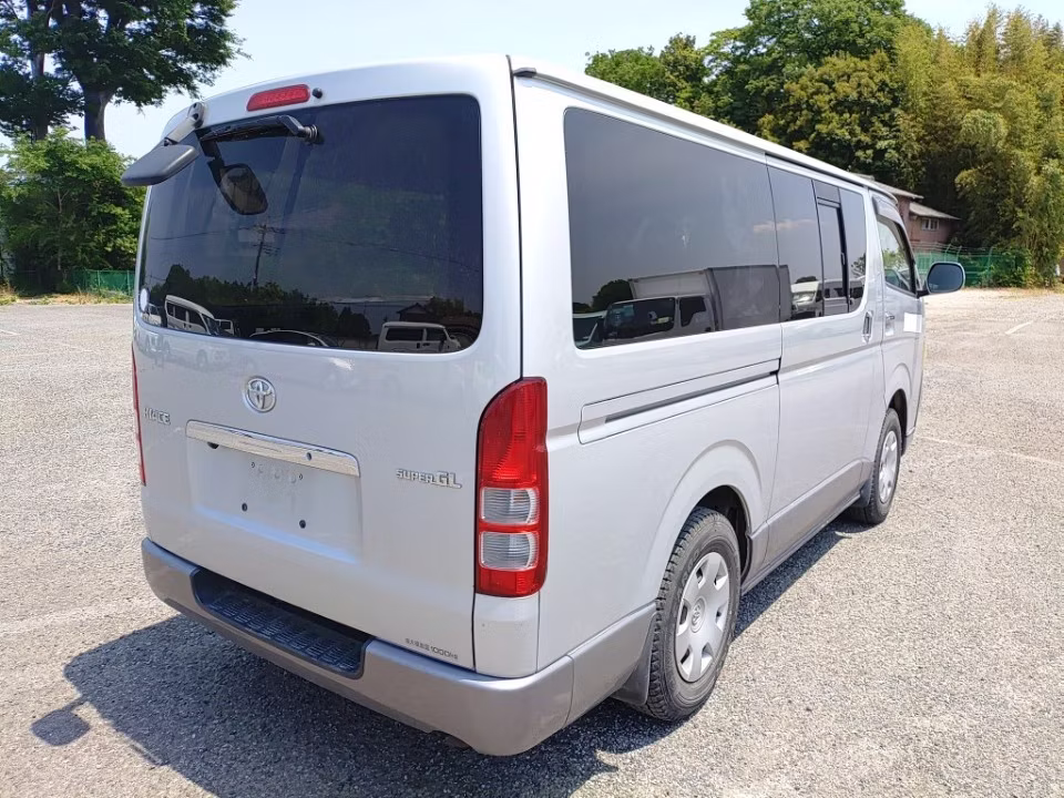 TOYOTA REGIUS ACE