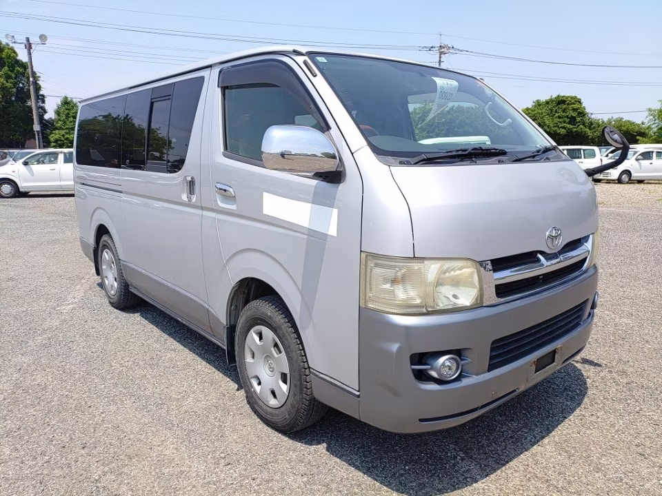 TOYOTA REGIUS ACE