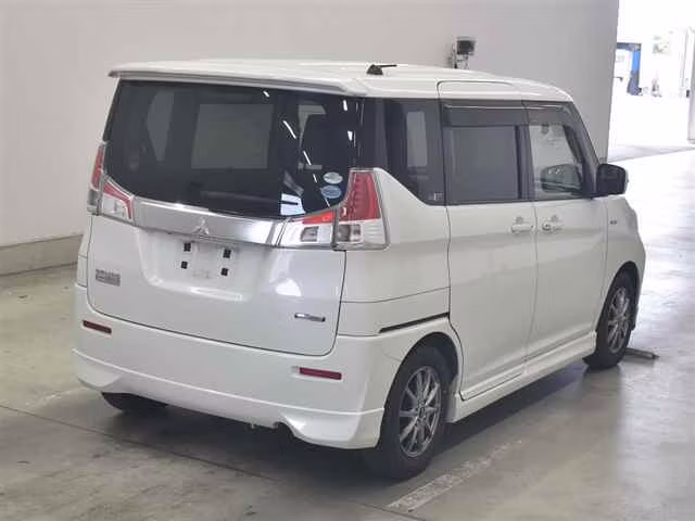 MITSUBISHI DELICA D:2