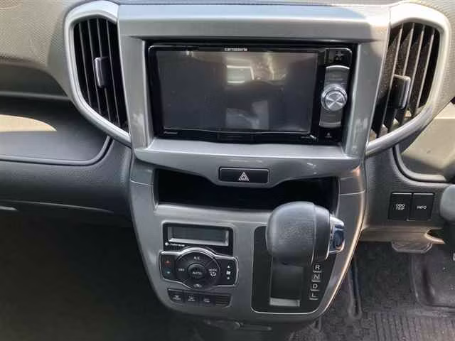 MITSUBISHI DELICA D:2