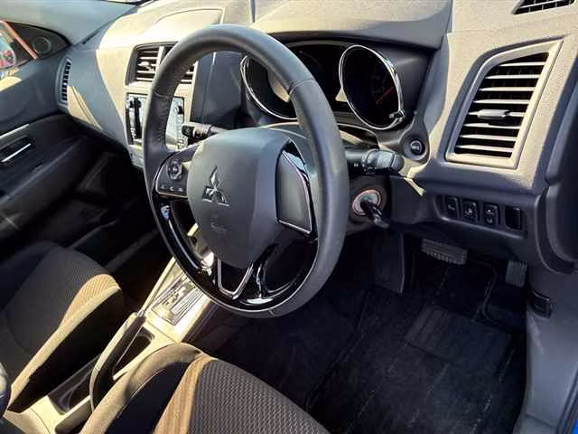 MITSUBISHI RVR