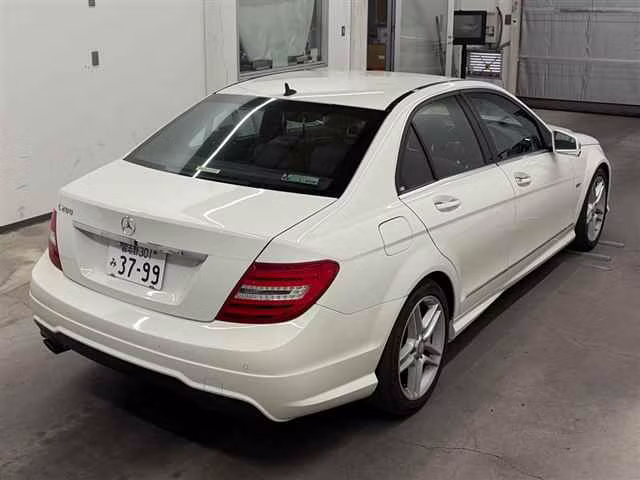 MERCEDES-BENZ C-CLASS