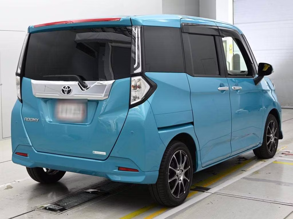 TOYOTA ROOMY