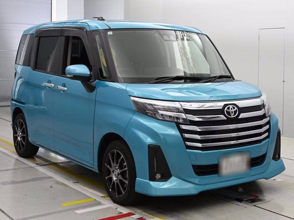 TOYOTA ROOMY