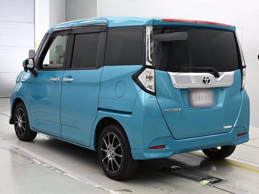 TOYOTA ROOMY