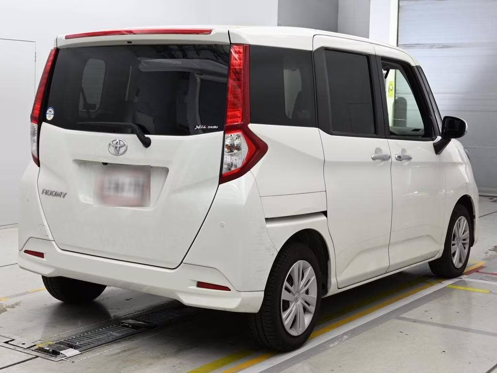 TOYOTA ROOMY