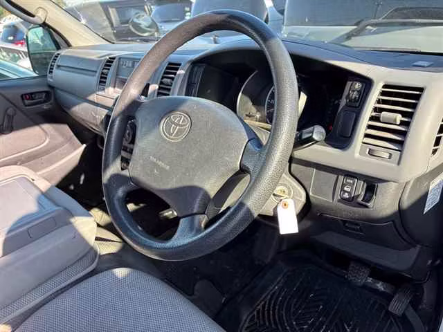 TOYOTA REGIUS ACE