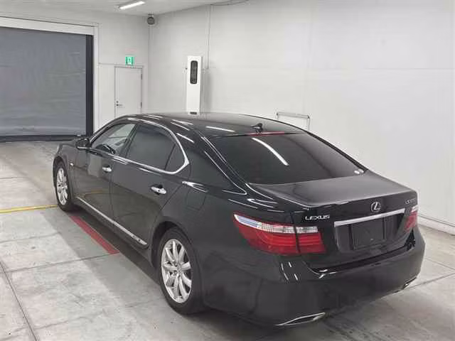 LEXUS LS600H