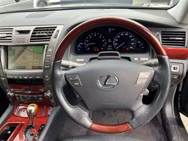 LEXUS LS600H