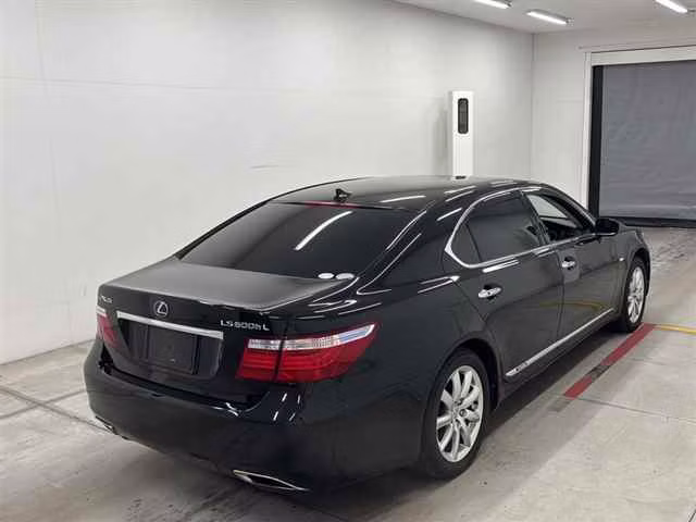 LEXUS LS600H