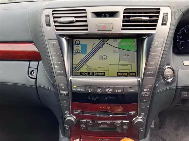 LEXUS LS600H