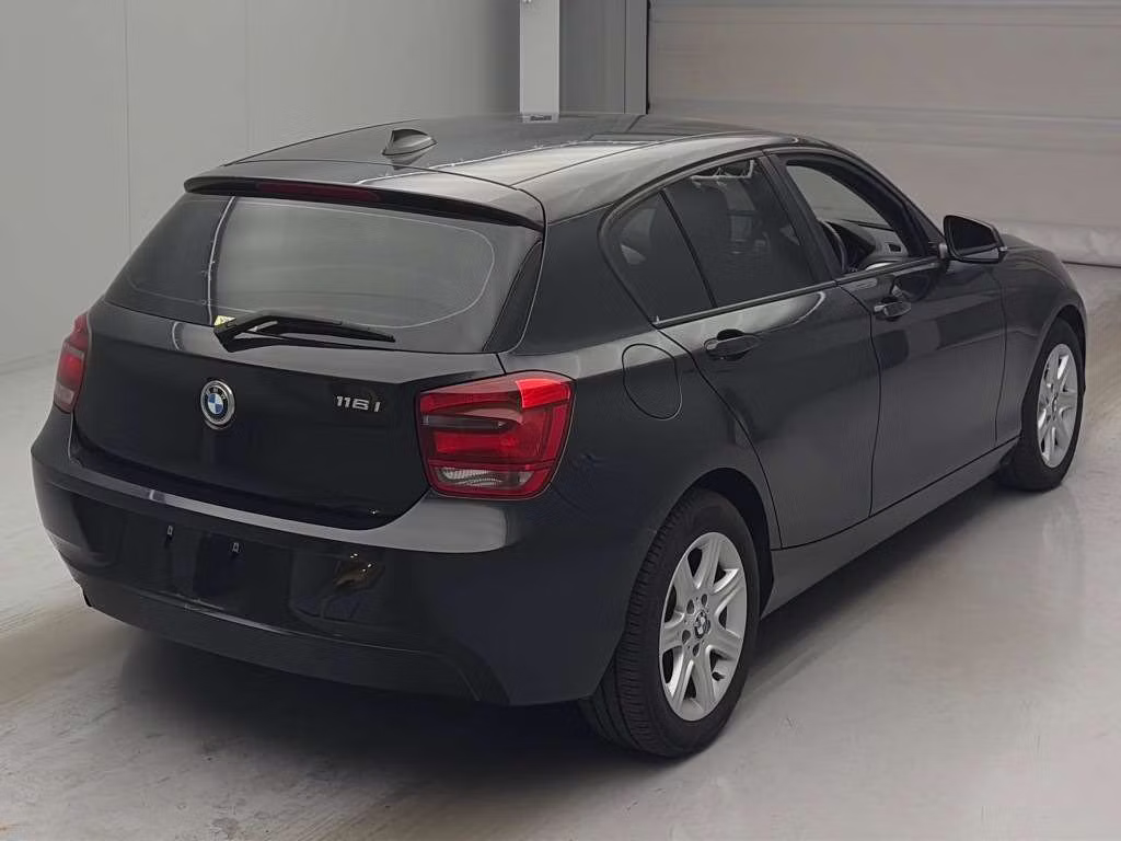 BMW 1-SERIES