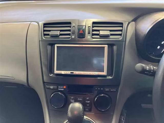 TOYOTA MARK X ZIO