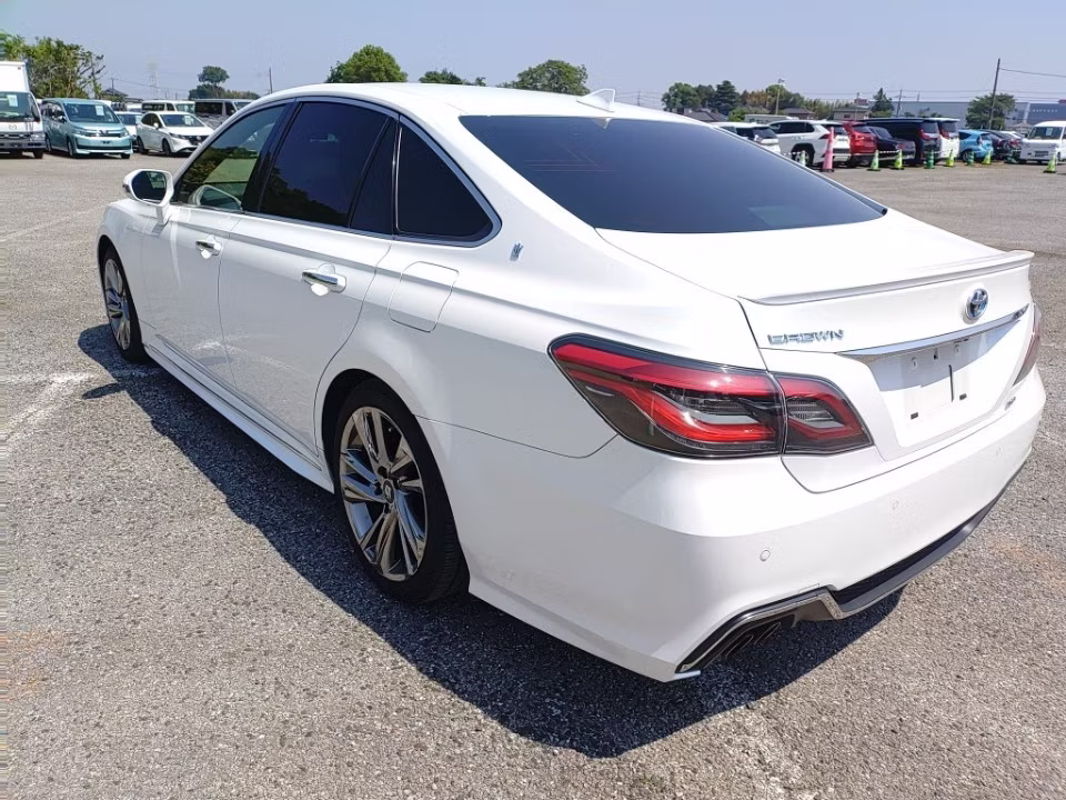 TOYOTA CROWN