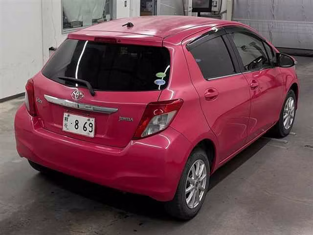 TOYOTA VITZ