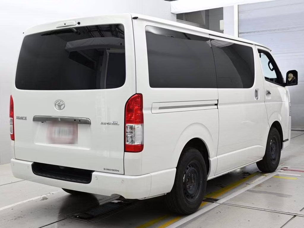 TOYOTA REGIUS ACE