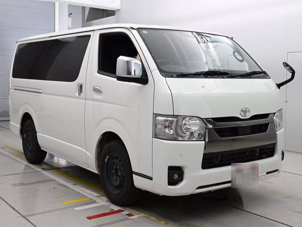 TOYOTA REGIUS ACE