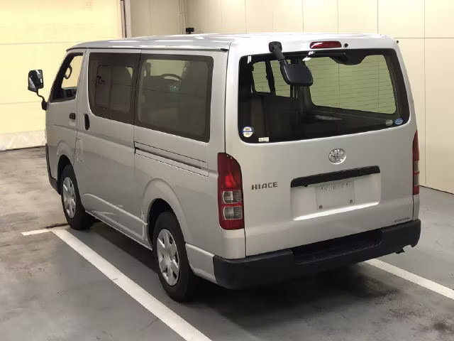 TOYOTA REGIUS ACE