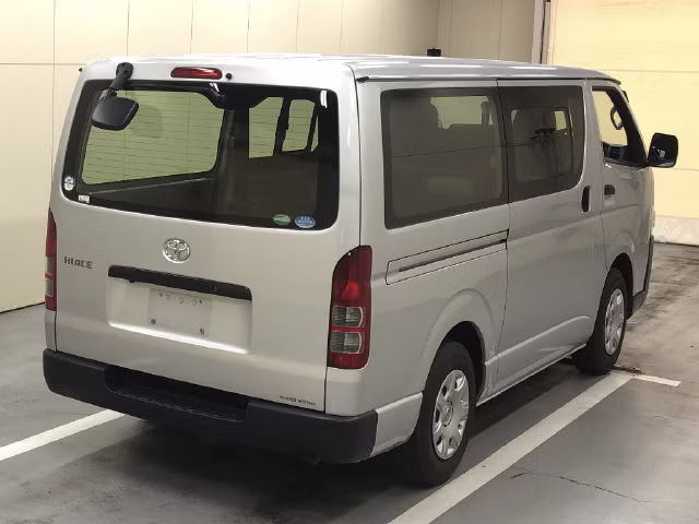 TOYOTA REGIUS ACE